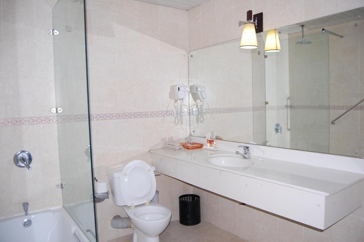 Owu Crown Hotel Ibadan Oda fotoğraf