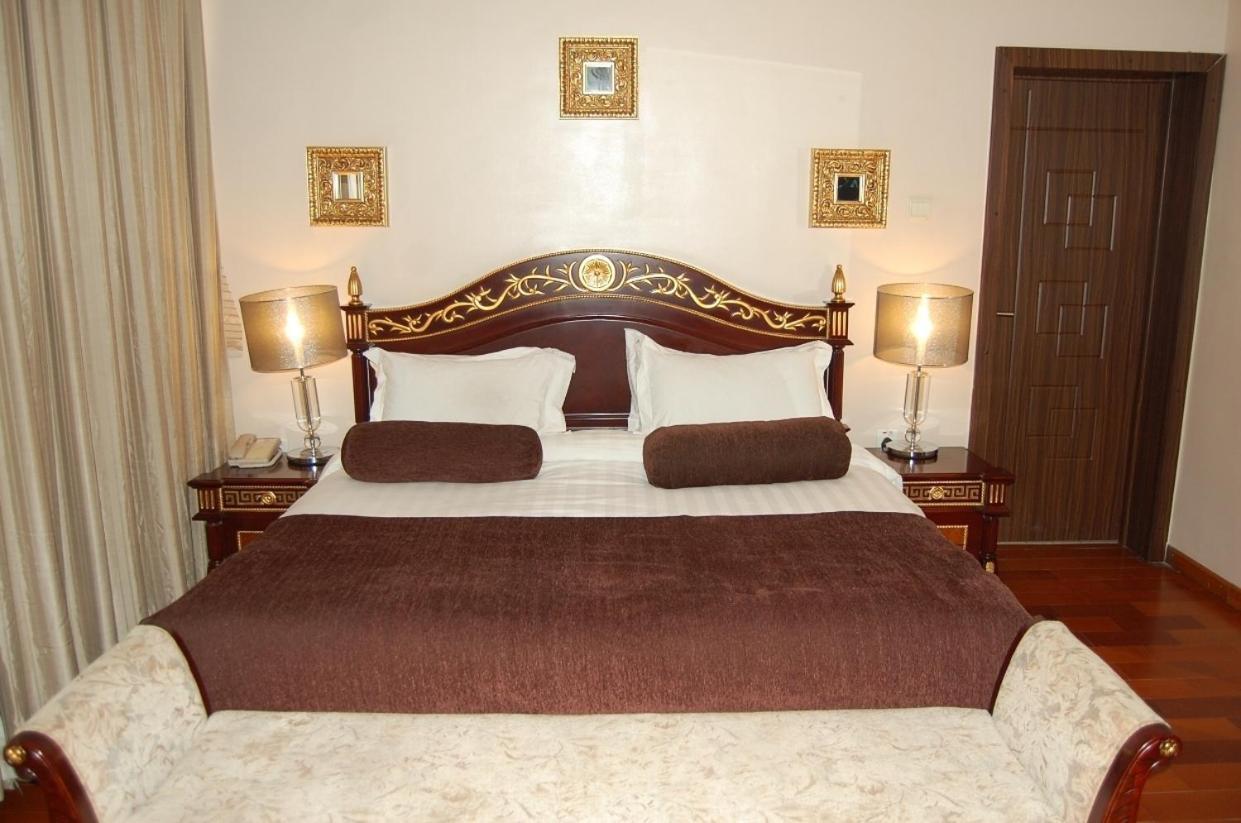 Owu Crown Hotel Ibadan Oda fotoğraf