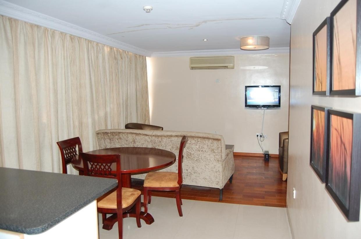 Owu Crown Hotel Ibadan Dış mekan fotoğraf