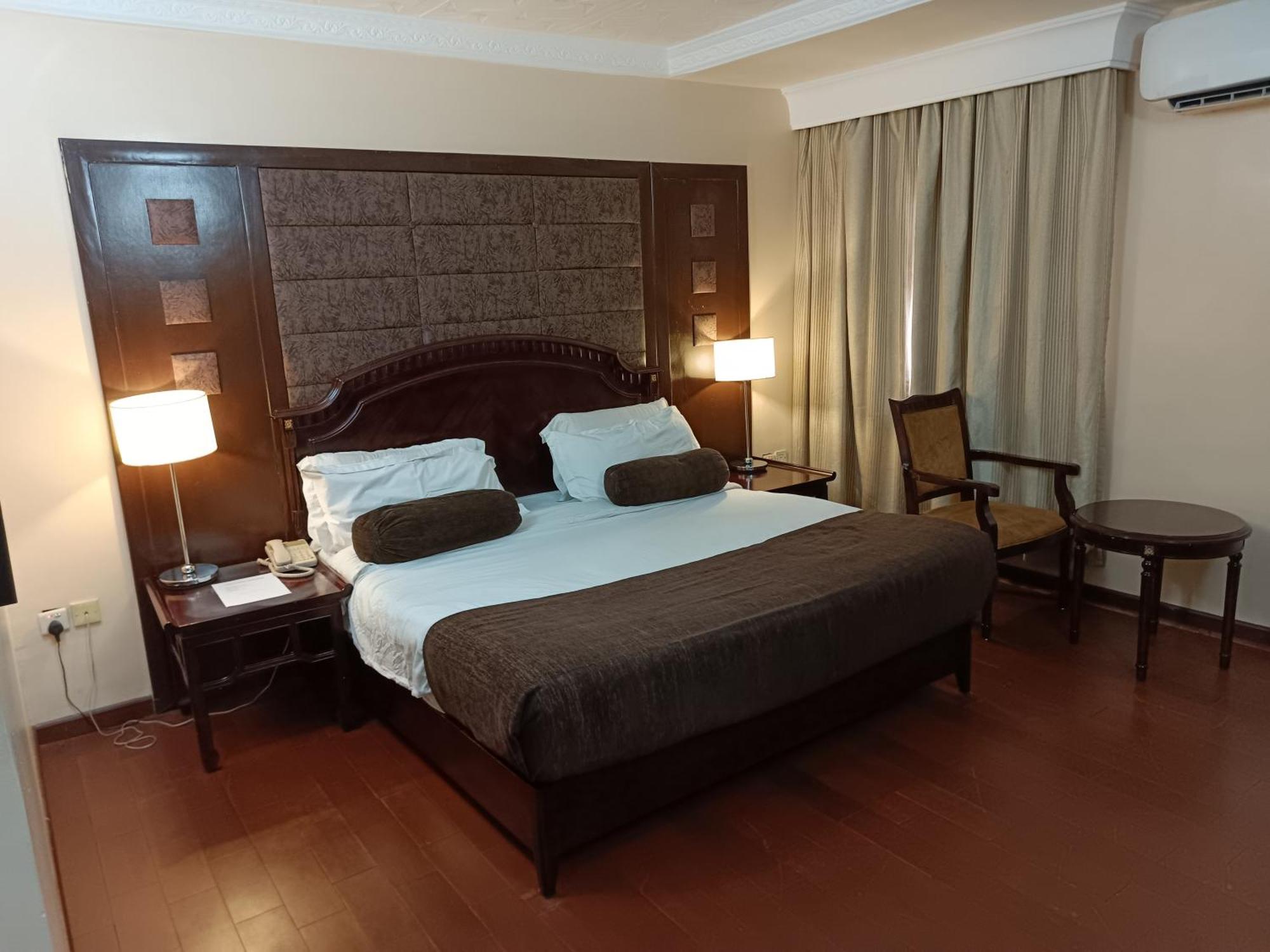Owu Crown Hotel Ibadan Dış mekan fotoğraf